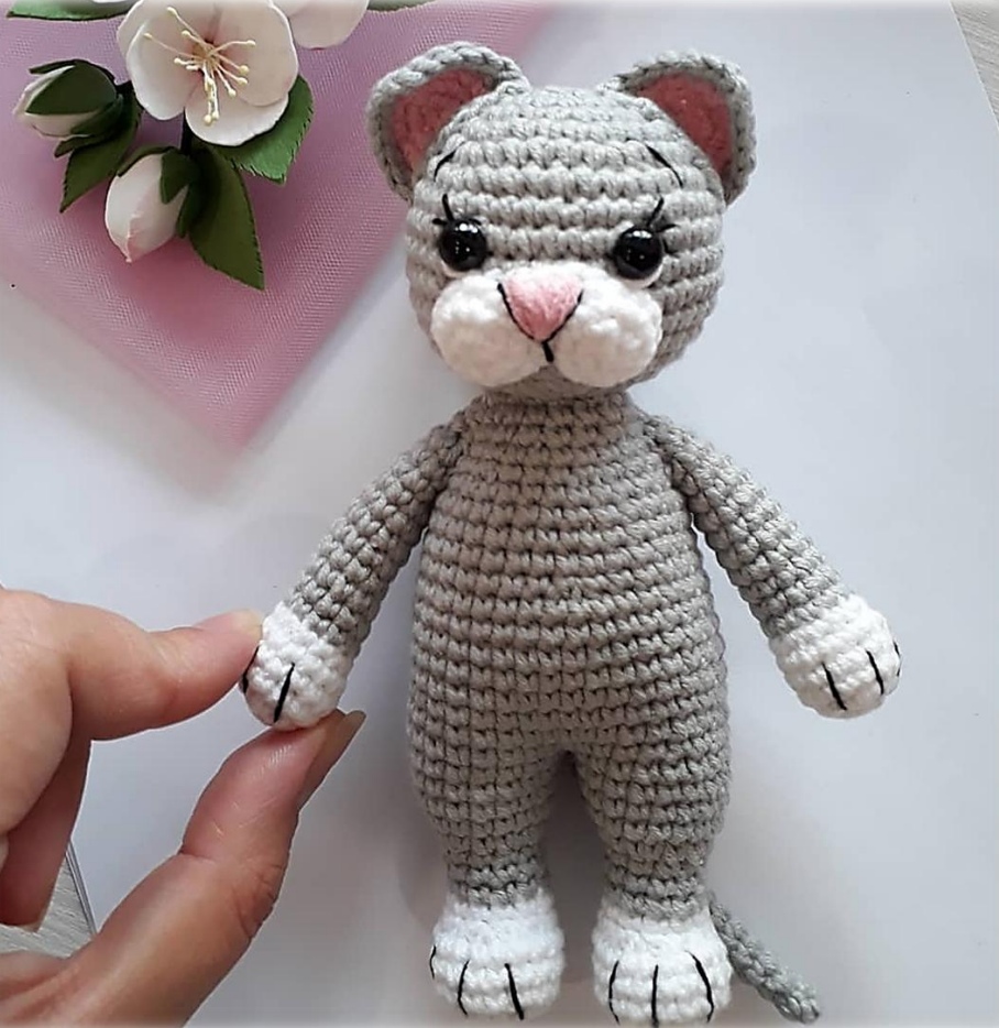 Кошечка амигуруми крючком